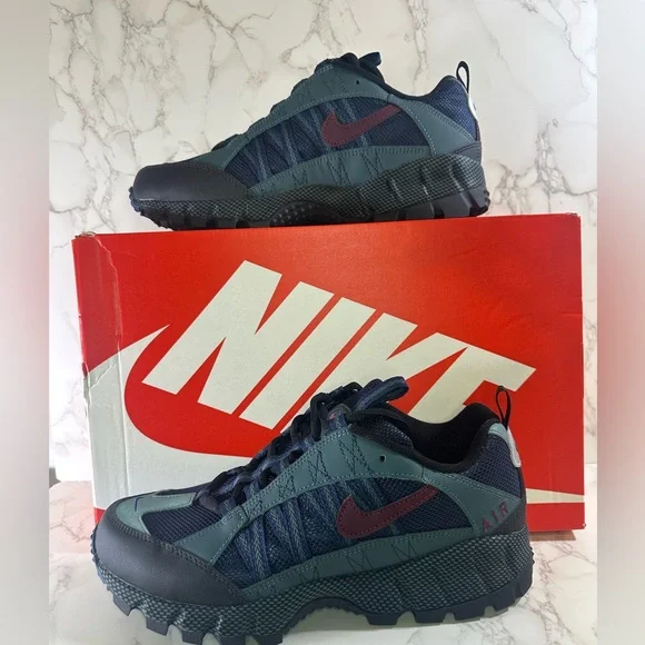 Nike Men's Blue and Black Sneakers - Picture 1 of 6